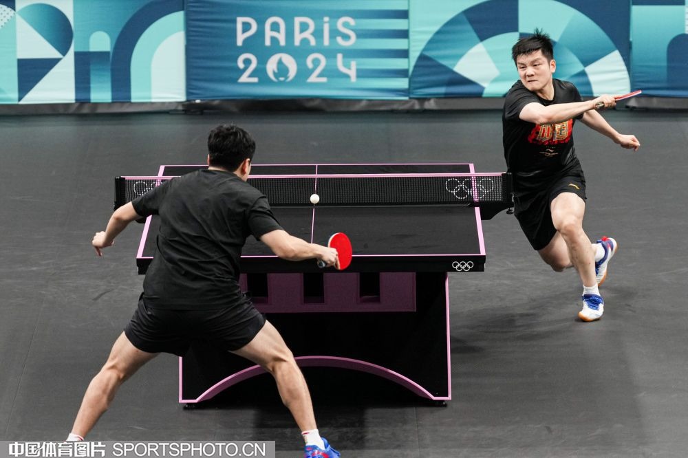 EWC无畏契约：BLG 2-1险胜G2保留晋级希望，生死战遭遇KC