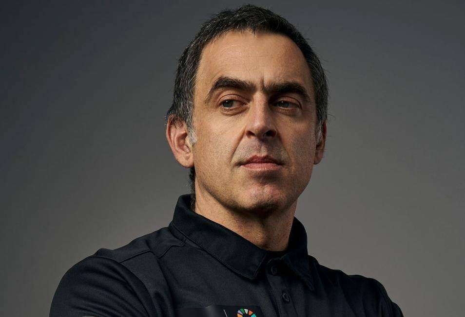 一脚将球推 一脚将球推