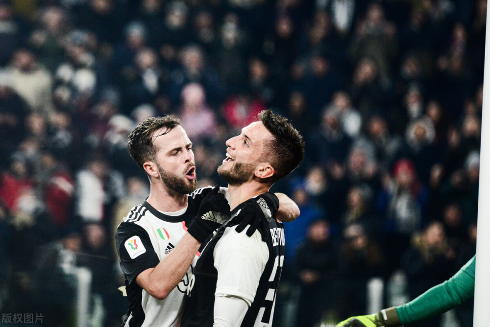 凭借其丰富 凭借其丰富