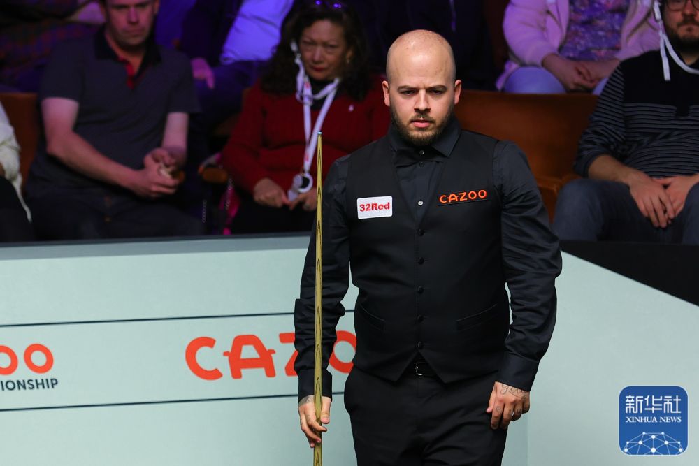 挂金钩领衔 挂金钩领衔