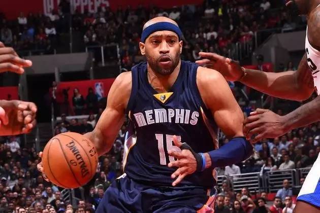 员们不懈追 员们不懈追